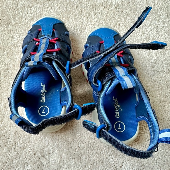 Cat & Jack - Toddler Teri Apparel Water Shoes - Size: 7 - Picture 8 of 9